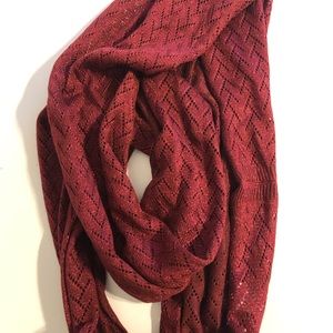 Infinity scarf with shimmer